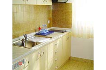 Privatni smještaj Okrug Gornji 1